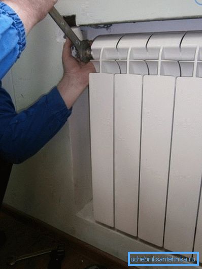 Nezavisna instalacija baterija. Nezavisna instalacija baterija.