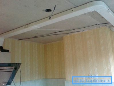 Nezavisna instalacija ravnog ventilacijskog kanala u kuhinji