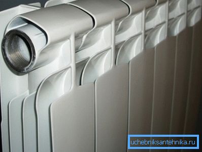 Klizni radijator od aluminijske legure. Klizni radijator od aluminijske legure.