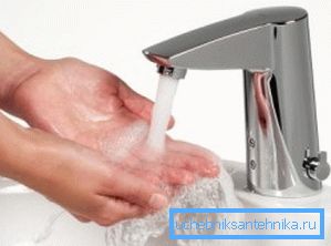 Dodirni elektronički mikseri su vrlo udobni. Dodirni elektronički mikseri su vrlo udobni.