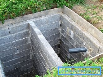 Betonski blok septičke jame Betonski blok septičke jame
