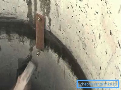 Pričvršćivanje betonskih prstenova.
