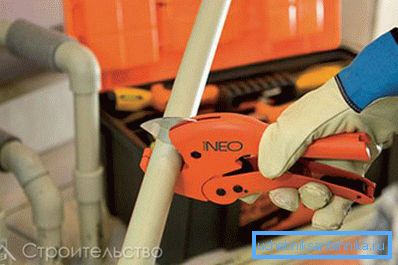 Specijalni nož namijenjen za rezanje takvih materijala Specijalni nož namijenjen za rezanje takvih materijala