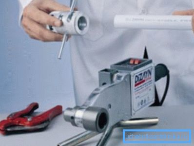 Posebno lemljenje za lemljenje, koje se koristi pri radu s takvim materijalom Posebno lemljenje za lemljenje, koje se koristi pri radu s takvim materijalom