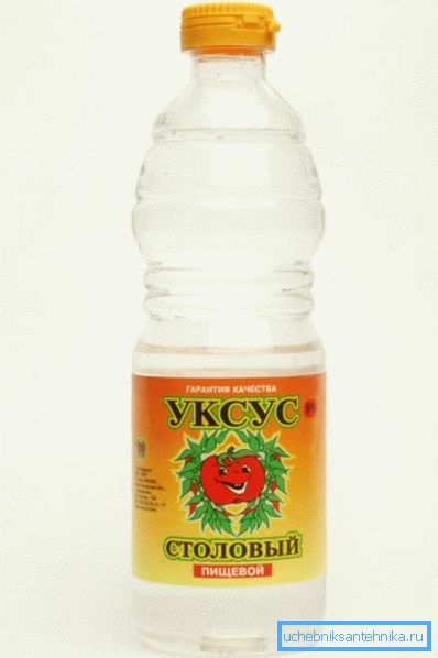 Ulatni ocat će vam pomoći da sanitize WC četkom Ulatni ocat će vam pomoći da sanitize WC četkom