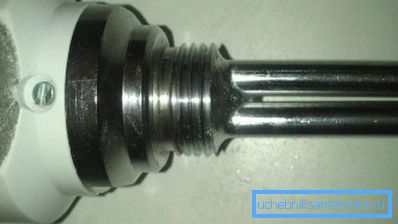 TEN je umetnut u radijator umjesto utikača TEN je umetnut u radijator umjesto utikača