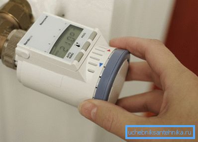 Termostat za radijatore, s kojim je signal za smanjenje temperature u sobi Termostat za radijatore, s kojim je signal za smanjenje temperature u sobi