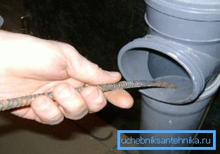 Kabel se također može koristiti za blokiranje uspona. Kabel se također može koristiti za blokiranje uspona.