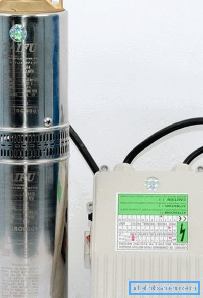 Centrifugalna podvodna pumpa dolazi s odvojenom razdjelnom jedinicom koja se montira u kavez Centrifugalna podvodna pumpa dolazi s odvojenom razdjelnom jedinicom koja se montira u kavez