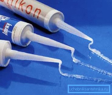 Kupaonica sa silikonskim brtvilom mora biti u ormaru Kupaonica sa silikonskim brtvilom mora biti u ormaru