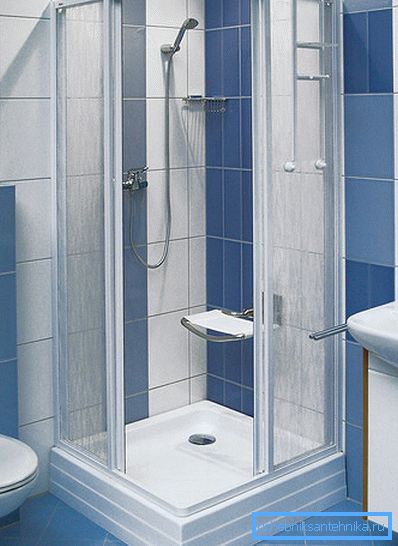 Kutak s dvije zavjese Kutak s dvije zavjese