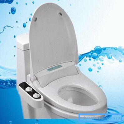 WC školjka - mjesto gdje se voda najčešće ažurira. WC školjka - mjesto gdje se voda najčešće ažurira.