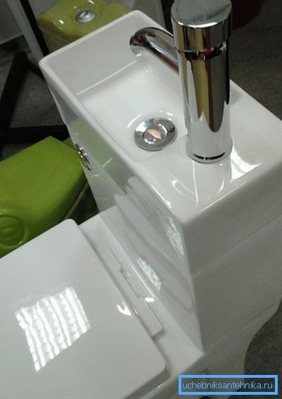 WC monoblok. WC monoblok.
