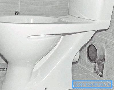 WC uređaj s vodoravnim odvodom