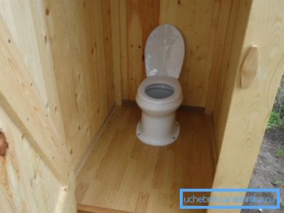 WC u sobi wc - udobnost gradskog stana u prirodi