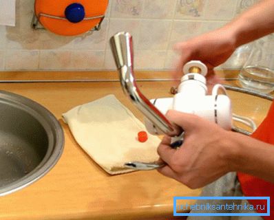 Vlastim rukama instaliramo električni grijač vode na dizalicu Vlastim rukama instaliramo električni grijač vode na dizalicu