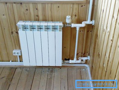 Ugradnja bimetalnog radijatora s regulacijskim i zaustavnim ventilima. Ugradnja bimetalnog radijatora s regulacijskim i zaustavnim ventilima.