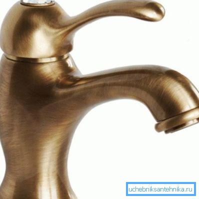 Uređaj je izrađen od bronce. Uređaj je izrađen od bronce.