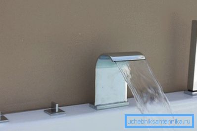 Mortise modeli za ugradnju na redovnu kupku je prilično teško. Mortise modeli za ugradnju na redovnu kupku je prilično teško.