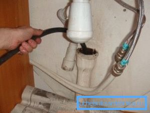 Izvodite kabel u kanalizaciju Izvodite kabel u kanalizaciju